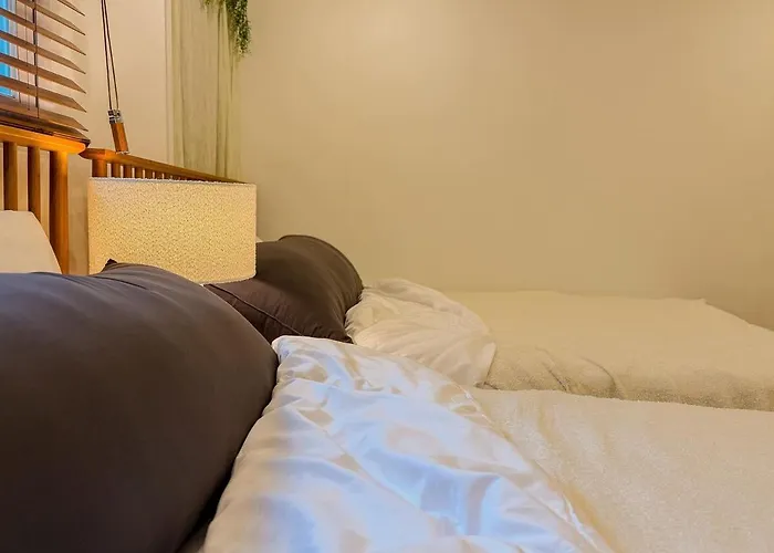 디엔드연 홍대입구 연세대앞 4퀸베드 8인숙소 조용하고 프라이빗한 우리만의 아지트 1층 아파트 서울특별시